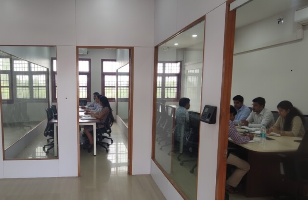 Shared meeting rooms for Start-ups